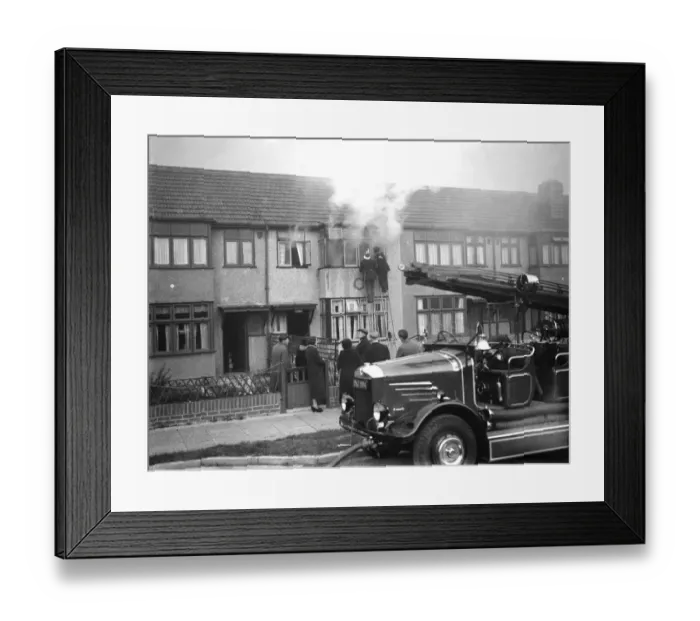 Framed Print : Firemen tend to a fire at Alma house on Old Farm Avenue in Sidcup, Kent Framed Print : Firemen tend to a fire at Alma house on Old Farm Avenue in Sidcup, Kent