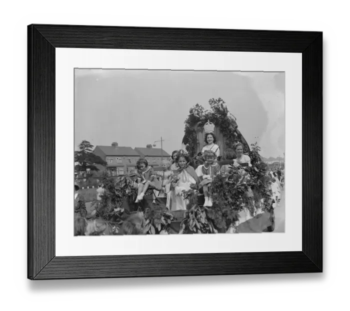 Framed Print : Miss M Bloice and Misss Packham and Miss I Tanner in procession for the Sidcup Carnival Framed Print : Miss M Bloice and Misss Packham and Miss I Tanner in procession for the Sidcup Carnival