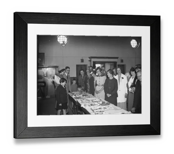 Framed Print : Orpington cookery show. Looking at the exhibits. 1937