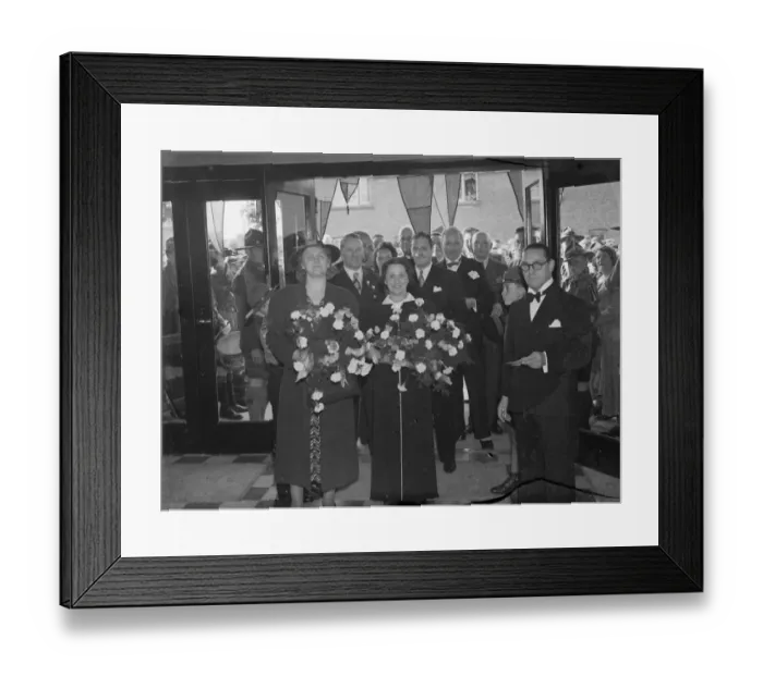 Framed Print : Opening of the Wardona Cinema in Swanscombe, Kent. Mrs Jennie Adamson, the Dartford Framed Print : Opening of the Wardona Cinema in Swanscombe, Kent. Mrs Jennie Adamson, the Dartford
