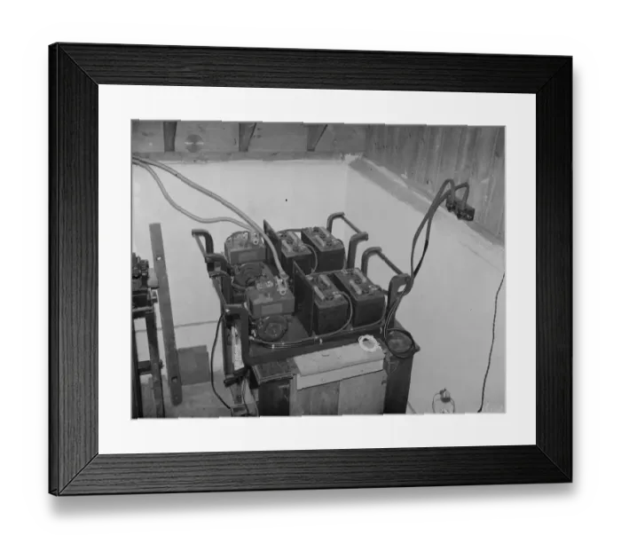 Framed Print : A lighting unit at the Western Motor Works garage in Chislehurst, Kent