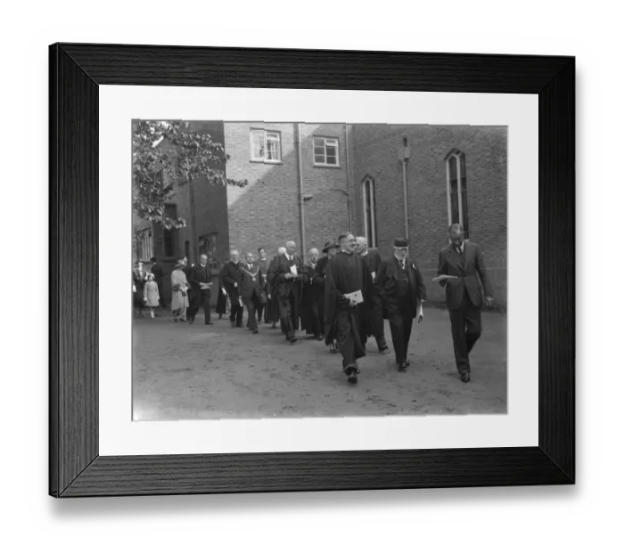 Framed Print : The opening of the Congregational Church in Eltham, Kent. 1938