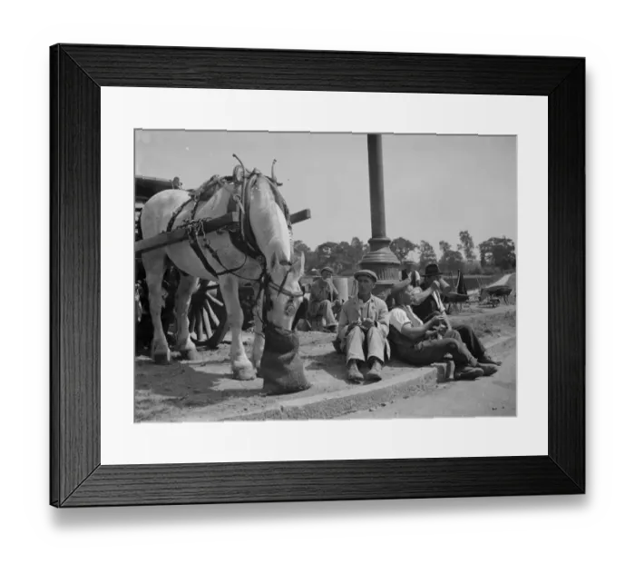Framed Print : Road men taking tea in Eltham. 14 July 1937 Framed Print : Road men taking tea in Eltham. 14 July 1937