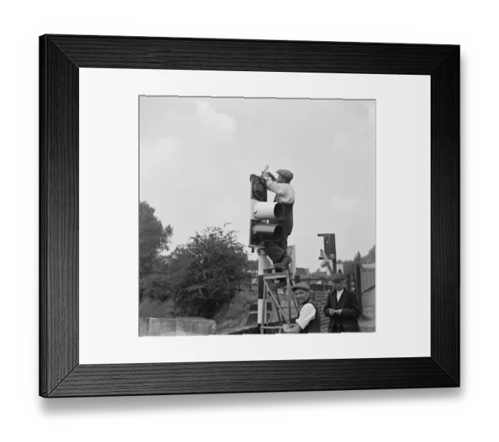 Framed Print : Workmen work on traffic lights in Swanley. 1936 Framed Print : Workmen work on traffic lights in Swanley. 1936