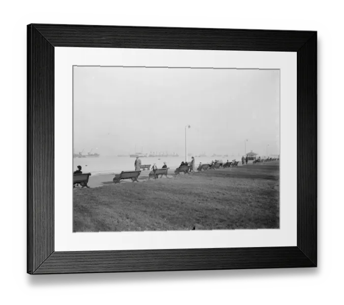 Framed Print : A general view of the Thames estuary from Gravesend promenade, Kent Framed Print : A general view of the Thames estuary from Gravesend promenade, Kent