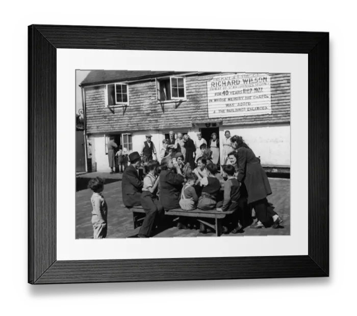 Framed Print : Hop Pickers Field dispensary, South Street near Faversham, Kent. It is provided by Framed Print : Hop Pickers Field dispensary, South Street near Faversham, Kent. It is provided by