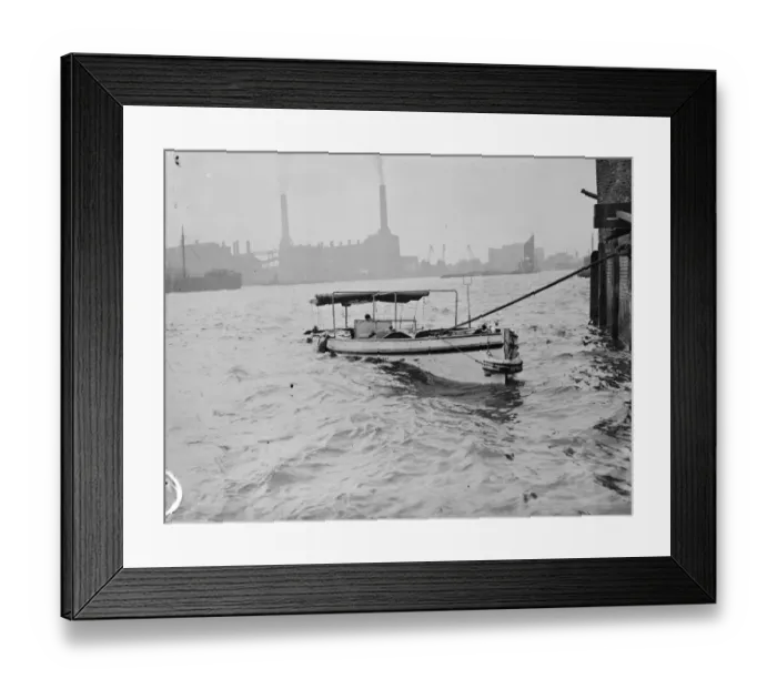 Framed Print : The motor launch Daphne swamped following a collision on the River Thames at Greenwhich Framed Print : The motor launch Daphne swamped following a collision on the River Thames at Greenwhich