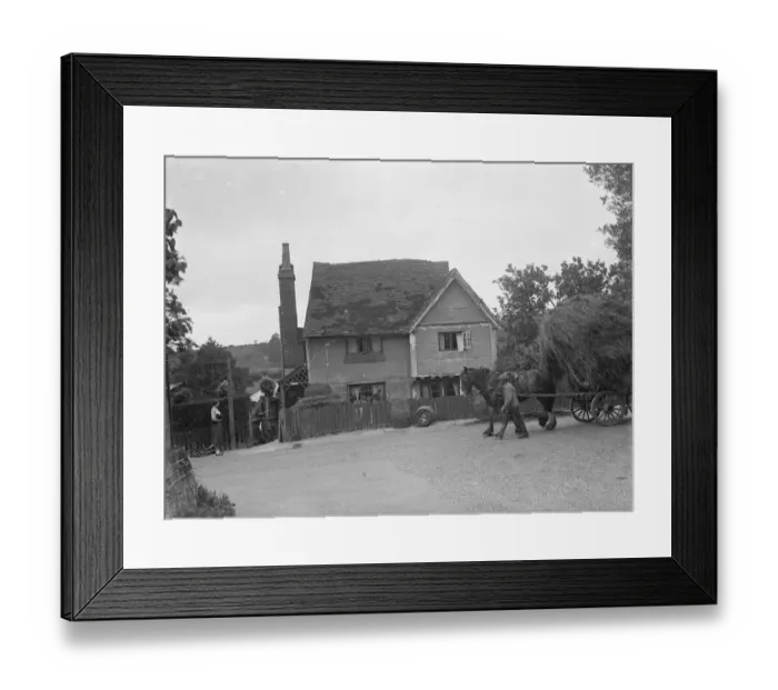 Framed Print : Horse and haycart make their way down Sparepenny Lane, Tollgate, Eynsford, Kent