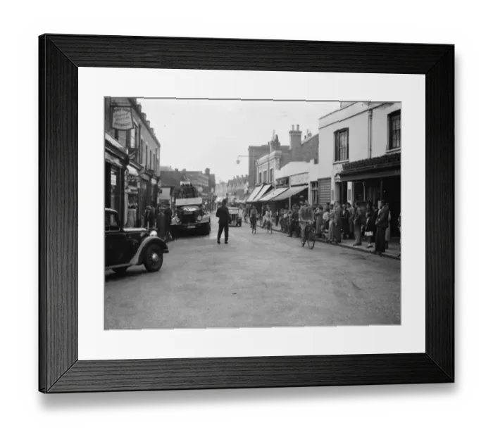 Framed Print : The fire brigade deal with a fire at the Shaws Hairdresser on the high street in Sidcup