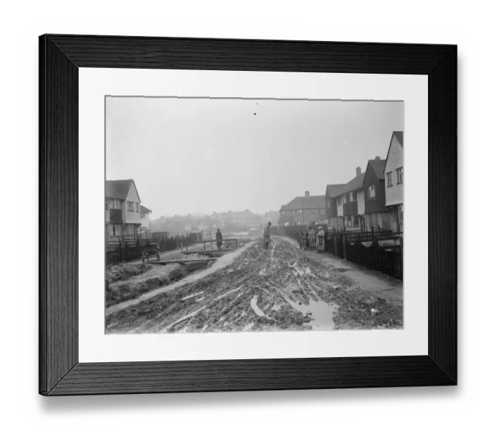 Framed Print : Fen Grove road in Sidcup, Kent. 1937