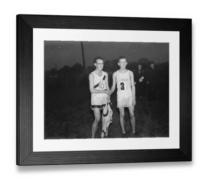 Framed Print : The Oxford University versus Cambridge University cross country race at Horton Kirby Framed Print : The Oxford University versus Cambridge University cross country race at Horton Kirby