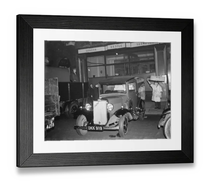 Framed Print : A Bedford truck belonging to Pearce Bros Ltd, the fishmongers and poulterers from Sidcup Framed Print : A Bedford truck belonging to Pearce Bros Ltd, the fishmongers and poulterers from Sidcup