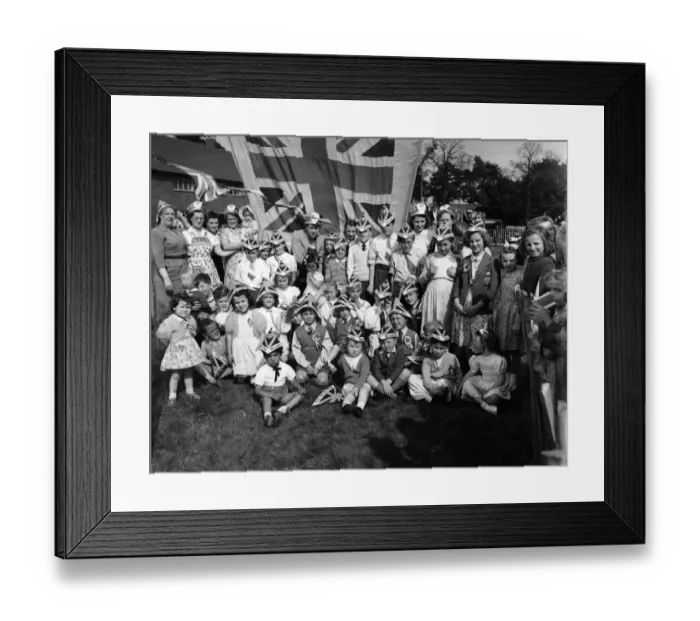 Framed Print : Coronation street party in the Sidcup area, Kent 6th June 1953 Framed Print : Coronation street party in the Sidcup area, Kent 6th June 1953