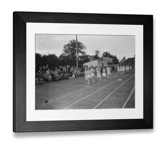 Framed Print : Dartford Grammar School Sports. 17 July 1937 Framed Print : Dartford Grammar School Sports. 17 July 1937