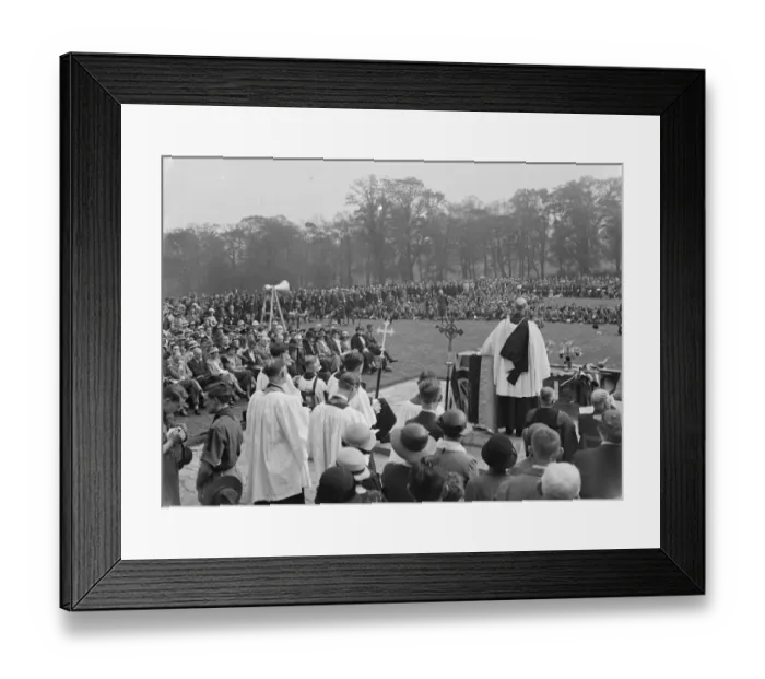 Framed Print : Service at Sidcup Place, Kent. 1935 Framed Print : Service at Sidcup Place, Kent. 1935