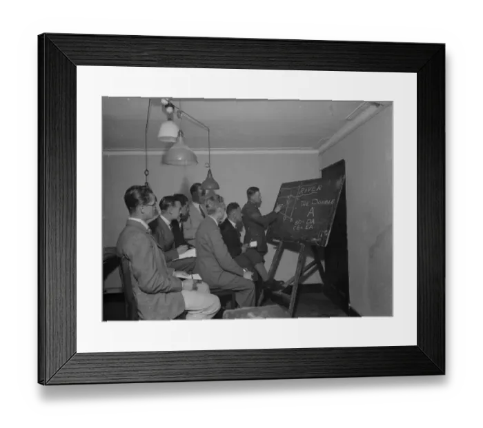 Framed Print : An ordnance survey lecture in Chislehurst, Kent. 23 September 1937