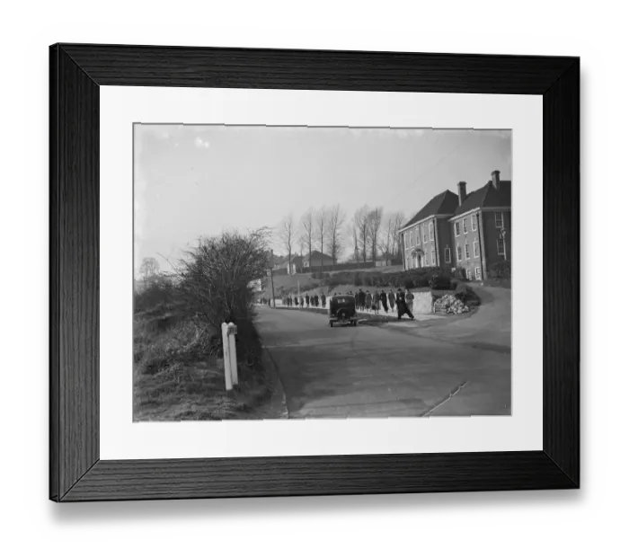 Framed Print : Crofton road in Orpington. 1939