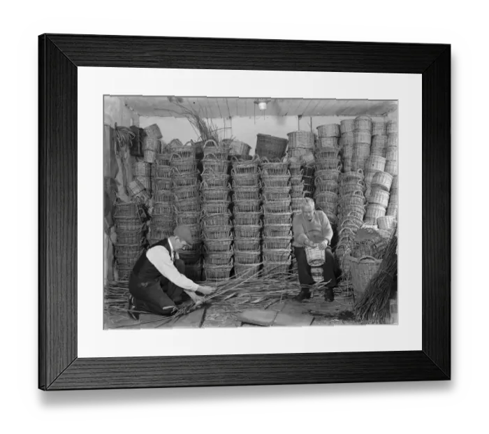 Framed Print : Making fruit and vegetable baskets in Swanley, Kent. 1937 Framed Print : Making fruit and vegetable baskets in Swanley, Kent. 1937
