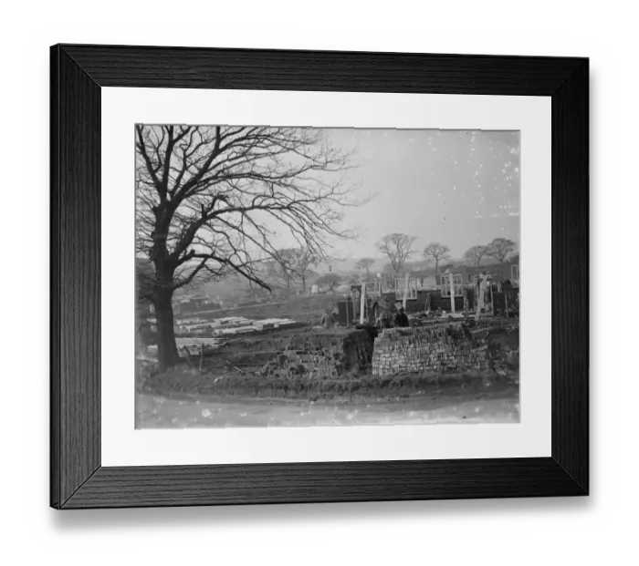 Framed Print : The construction of the London County Council housing estate at Chislehurst, Kent
