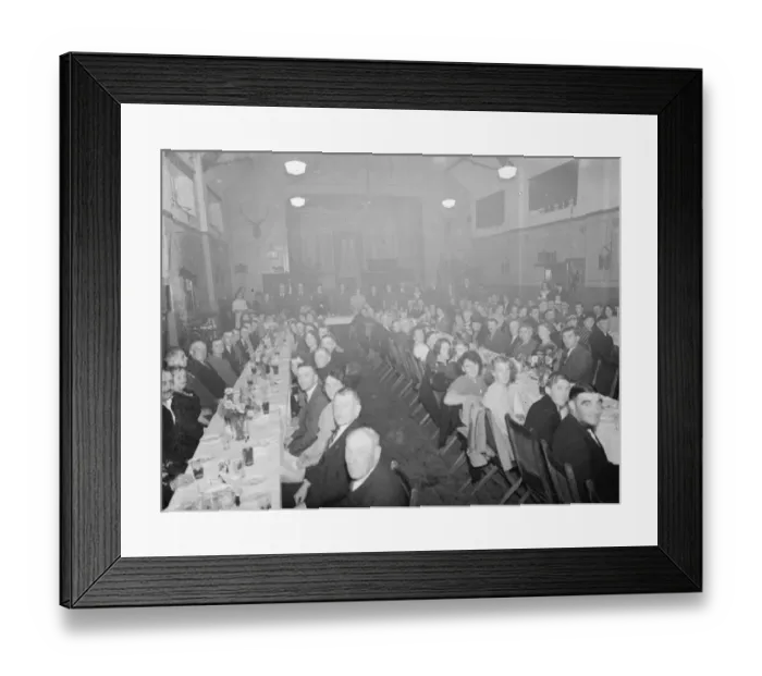 Framed Print : John Woods Farm Labourers Party at Swanley in Kent. September, 1937 Framed Print : John Woods Farm Labourers Party at Swanley in Kent. September, 1937