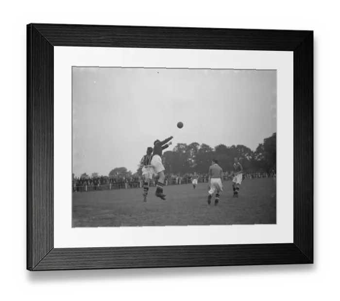 Framed Print : Bexleyheath and Welling football club versus Maidstone Town football club Framed Print : Bexleyheath and Welling football club versus Maidstone Town football club