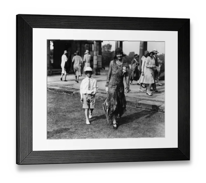 Framed Print : A Midsummer Nights Dream at Hever Castle Near Edenbridge Kent Lady Violet Astor