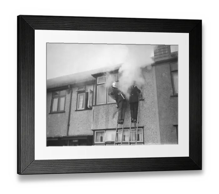 Framed Print : Firemen tend to a fire at Alma house on Old Farm Avenue in Sidcup, Kent Framed Print : Firemen tend to a fire at Alma house on Old Farm Avenue in Sidcup, Kent