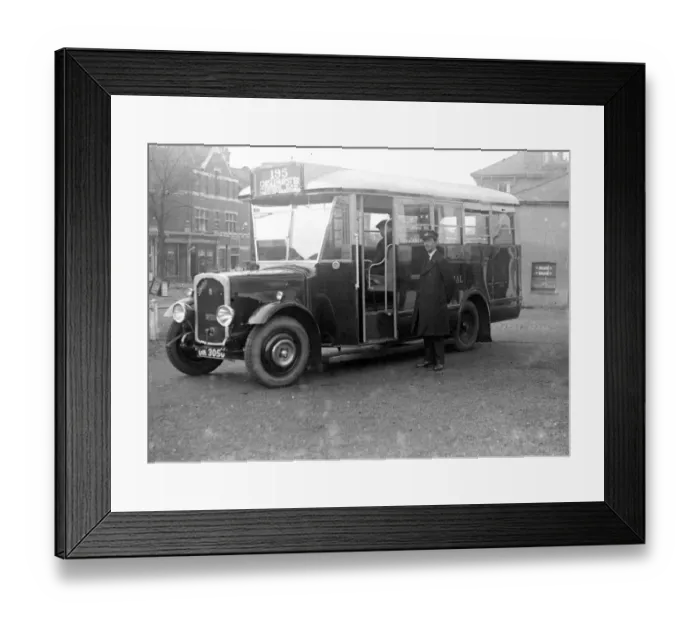 Framed Print : London General Omnibus Company (L. G. O. C. ) Bus in Kent. 1933 Framed Print : London General Omnibus Company (L. G. O. C. ) Bus in Kent. 1933