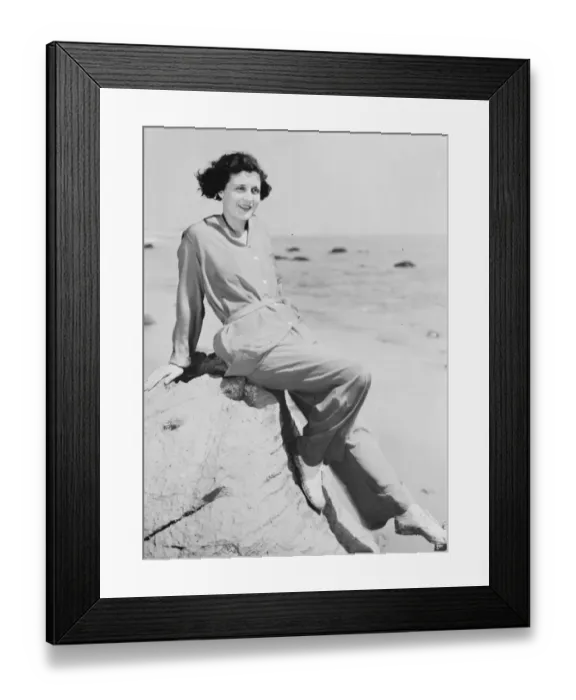 Framed Print : Wearing beach pyjamas. Miss Evelyn Brent, the well known American actress, snapshot Framed Print : Wearing beach pyjamas. Miss Evelyn Brent, the well known American actress, snapshot