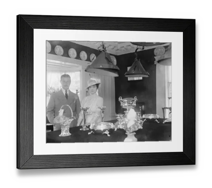 Framed Print : Mr and Mrs Walter De Frece ( Vesta Tilley ) celebrate their silver wedding at Maidenhead Framed Print : Mr and Mrs Walter De Frece ( Vesta Tilley ) celebrate their silver wedding at Maidenhead