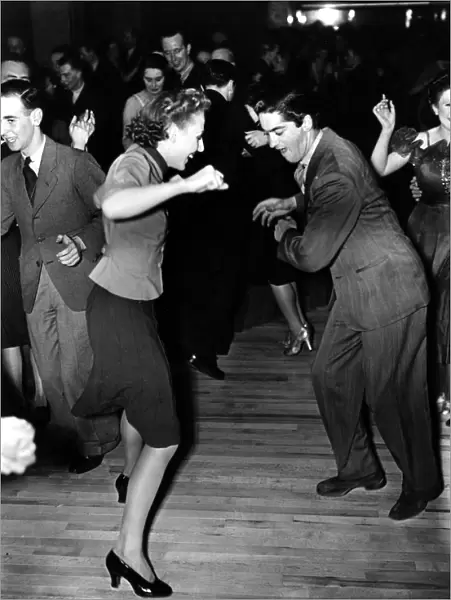 JITTERBUG 1940s dance  /  dancing  /  party season  /  celebration  /  happy vintage news
