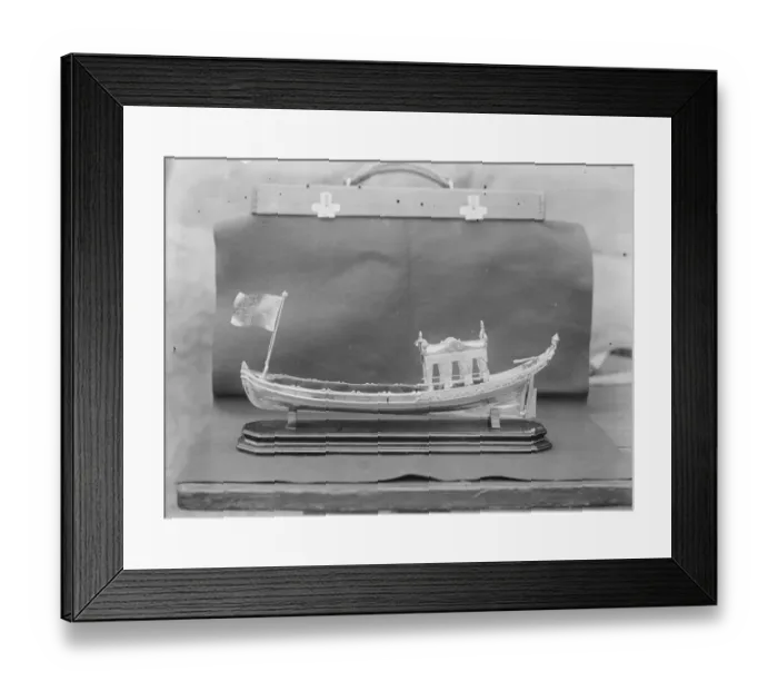 Framed Print : Royal Watermens Present A replica of the state barge to be presented to princess Framed Print : Royal Watermens Present A replica of the state barge to be presented to princess