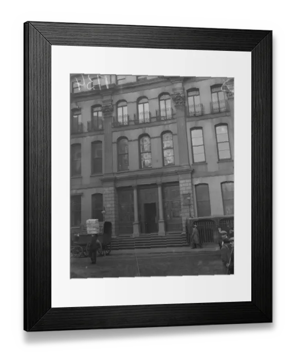 Framed Print : The Old National Sporting Club, Covent Garden 2 January 1930 Framed Print : The Old National Sporting Club, Covent Garden 2 January 1930