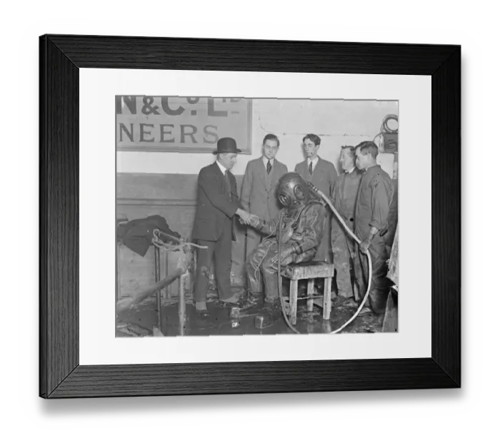 Framed Print : Demonstration of divers at work at Siebe. Gorman and Cos tanks at Westminster