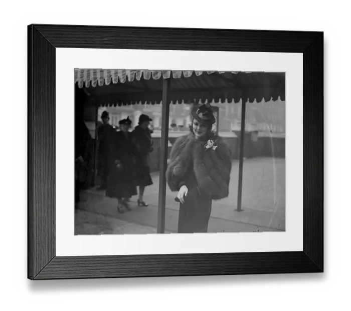 Framed Print : A fashion worn by Mrs Tony Colmore at the wedding of Lieutenant G H H Culme-Seymour
