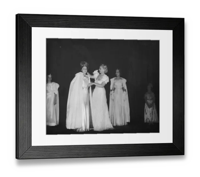 Framed Print : Sidcups beauty queen winner. 1936