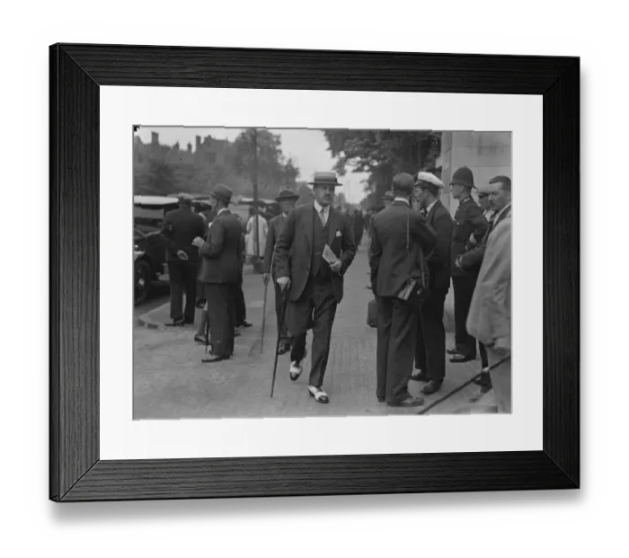 Framed Print : Arriving at Lords Cricket Ground for the England v Australia test game. Lord Framed Print : Arriving at Lords Cricket Ground for the England v Australia test game. Lord