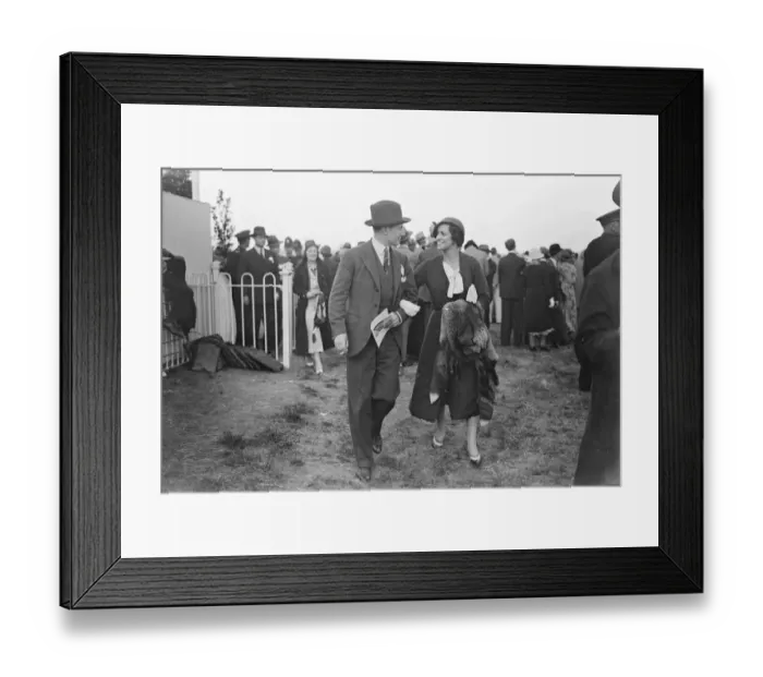 Framed Print : RAF Pageant at Hendon Lord Scarsdale and Mrs Homer Smith 1932 Framed Print : RAF Pageant at Hendon Lord Scarsdale and Mrs Homer Smith 1932