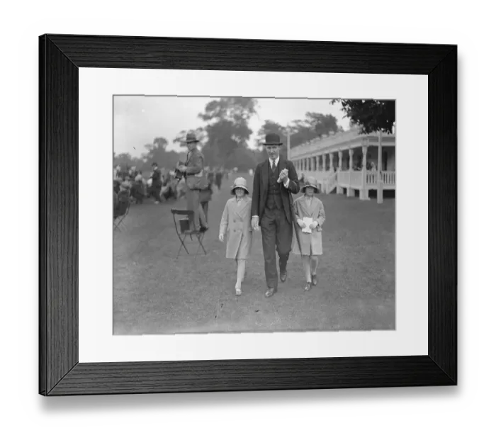 Framed Print : Ranelagh horse and pony show. Lord Digby and his daughters Pamela ( left ) and Sheila Digby