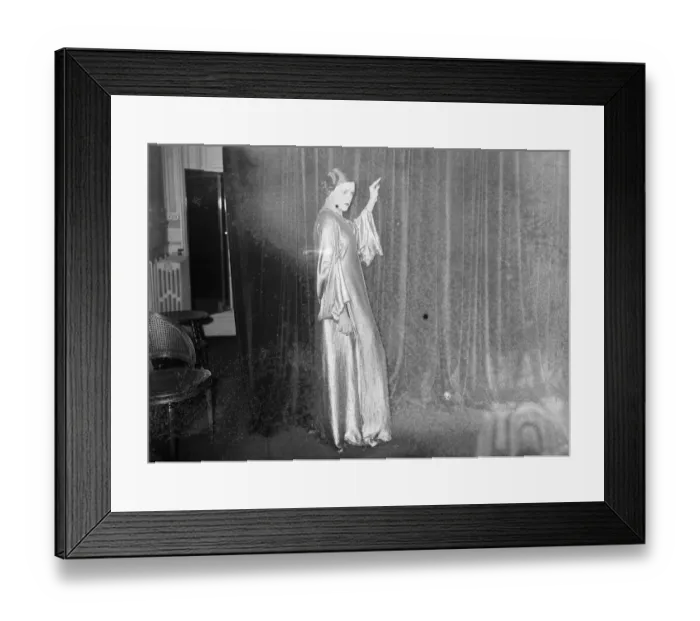 Framed Print : Princess Marina in her gold and silver hostess gown. 4 November 1934 Framed Print : Princess Marina in her gold and silver hostess gown. 4 November 1934