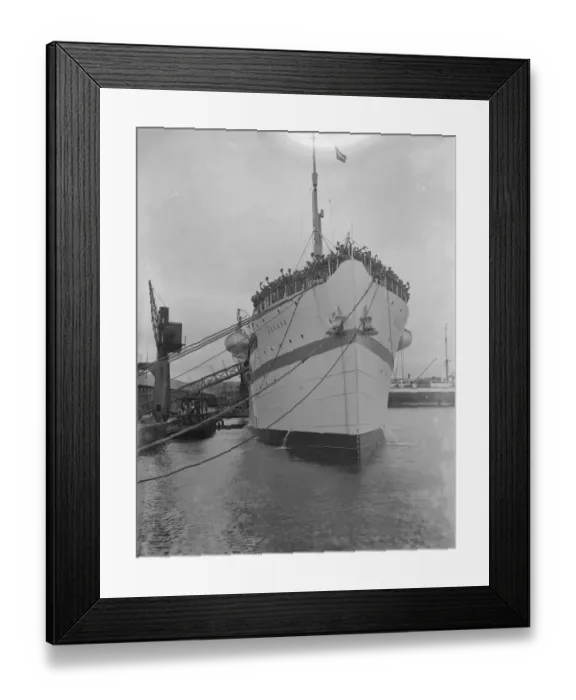 Framed Print : The troopship Nevasa at Southampton on the departures of 17th  /  21st Lancers
