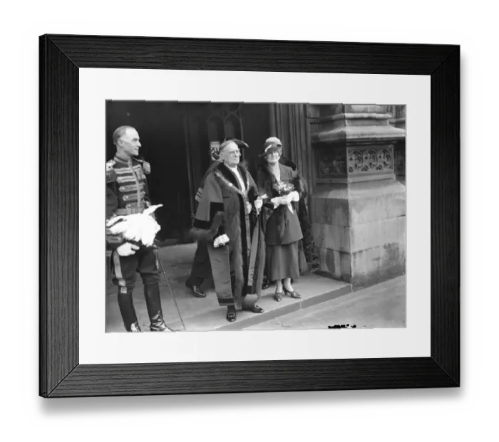 Framed Print : The Lord Mayor elect, Sir Percy Vincent with Lady Vincent seen at the House of Lords Framed Print : The Lord Mayor elect, Sir Percy Vincent with Lady Vincent seen at the House of Lords