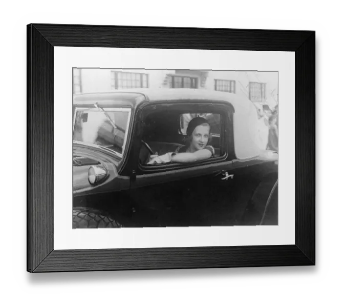 Framed Print : Miss Dorothy Wright - Australian society girl who committed suicide. 8 December 1933 Framed Print : Miss Dorothy Wright - Australian society girl who committed suicide. 8 December 1933