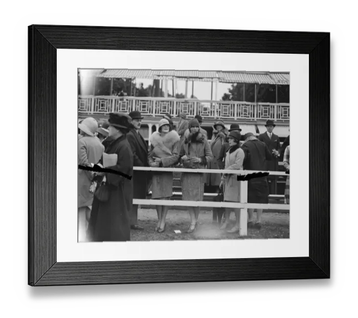 Framed Print : Polo at Hurlingham - El Gordo versus Hurricanes. Lady Louis Mountbatten ( left ) Framed Print : Polo at Hurlingham - El Gordo versus Hurricanes. Lady Louis Mountbatten ( left )