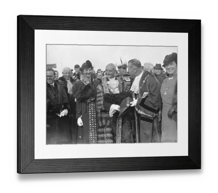 Framed Print : At Romfords Charter Day the Lord Mayor of London, Sir George Broadbridge ( left ) Framed Print : At Romfords Charter Day the Lord Mayor of London, Sir George Broadbridge ( left )