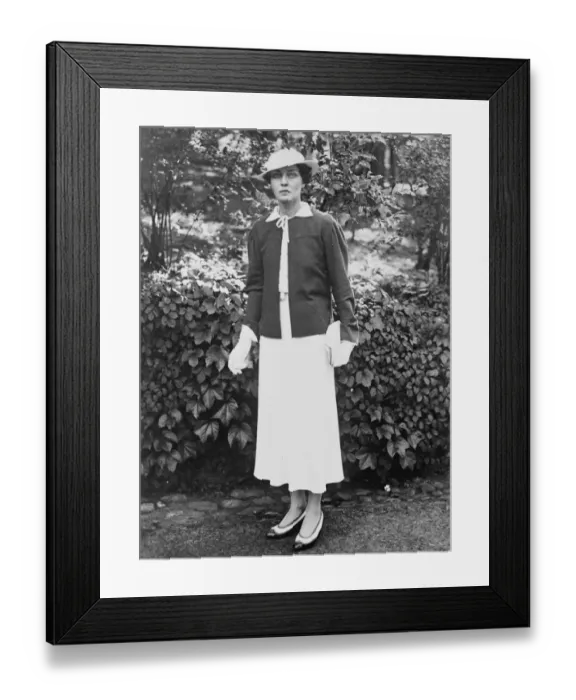 Framed Print : One of the worlds best dressed women. Mrs Harrison Williams, a resident in New York Framed Print : One of the worlds best dressed women. Mrs Harrison Williams, a resident in New York