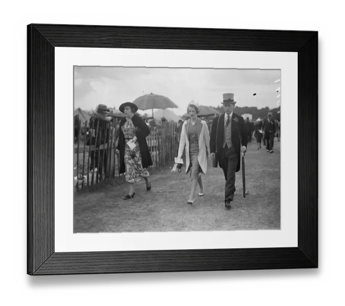 Framed Print : Duke and Duchess of Norfolk Sea Oaks at Epsom. The Duke of Norfolk, Earl Marshall Framed Print : Duke and Duchess of Norfolk Sea Oaks at Epsom. The Duke of Norfolk, Earl Marshall