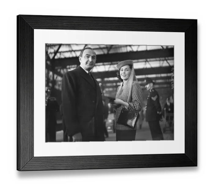 Framed Print : At Waterloo Station, American actress Maureen O Sullivan and Ben Goetz. 8 August Framed Print : At Waterloo Station, American actress Maureen O Sullivan and Ben Goetz. 8 August