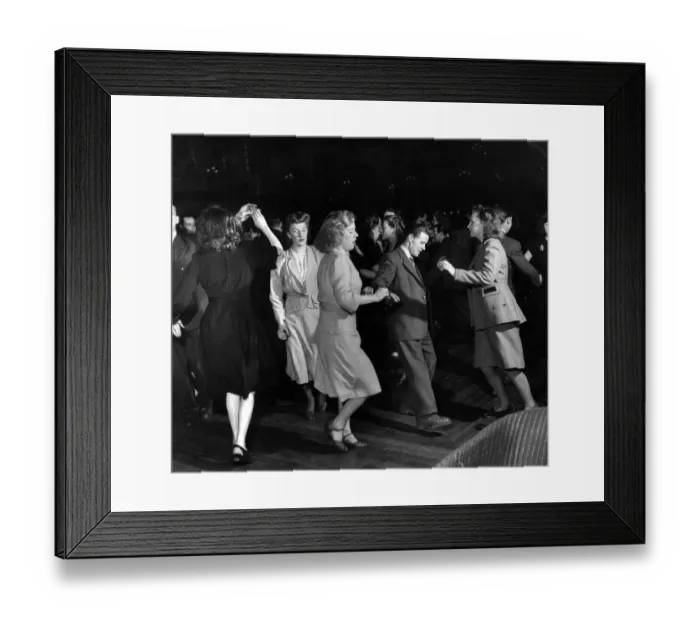 Framed Print : GLASGOW BY NIGHT With close to 200 licensed dance halls, Glasgow Scotland caters Framed Print : GLASGOW BY NIGHT With close to 200 licensed dance halls, Glasgow Scotland caters
