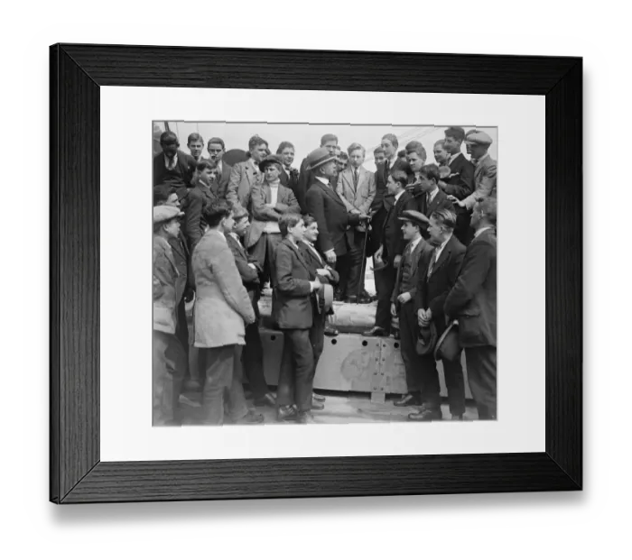 Framed Print : Emigrants leaving Tilbury for Australia on the Large Bay. With them is Sir Framed Print : Emigrants leaving Tilbury for Australia on the Large Bay. With them is Sir